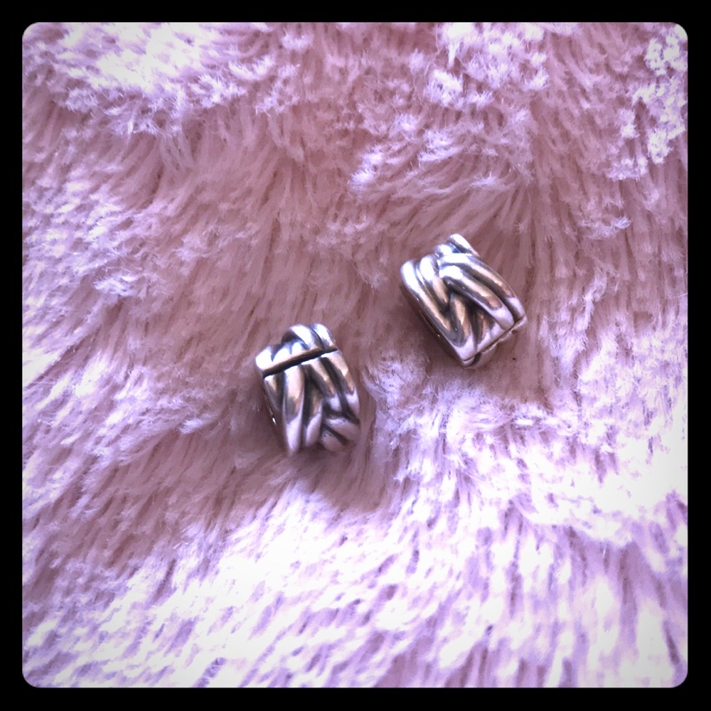 Pandora Clips